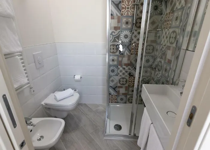 San Lorenzo בית הארחה 4*